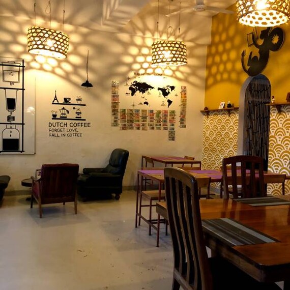 Moshi_Urban_Jay's_Kitchen_1