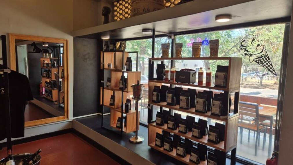 Moshi_Urban_Jay's_Kitchen_2