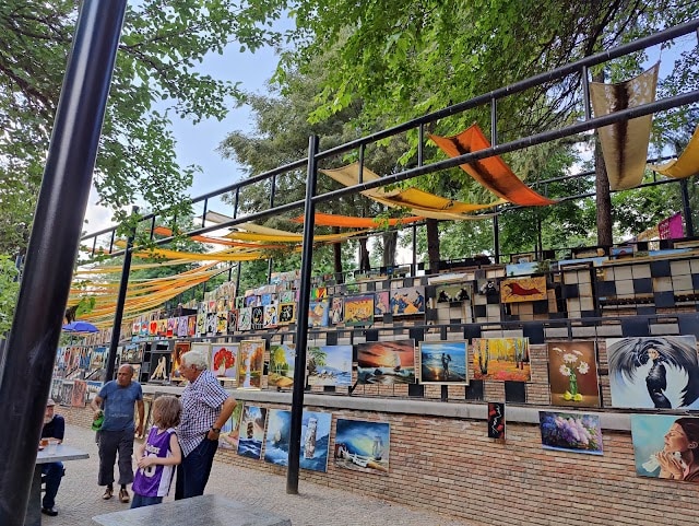Dry_Bridge_Market_1