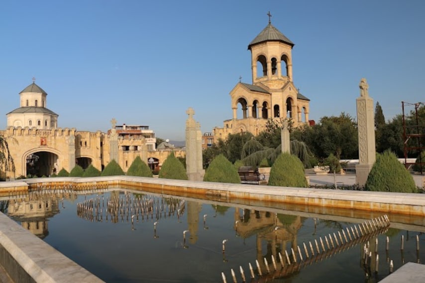 Holy_Trinity_Cathedral_1