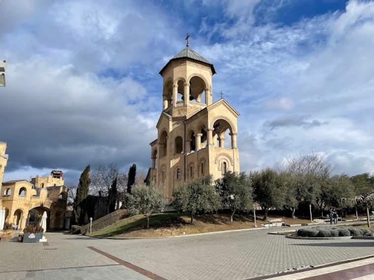 Holy_Trinity_Cathedral_2