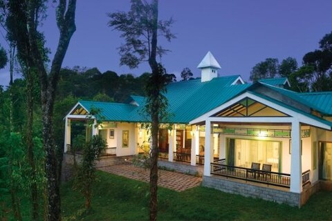 Aanavilasam Luxury Plantation House