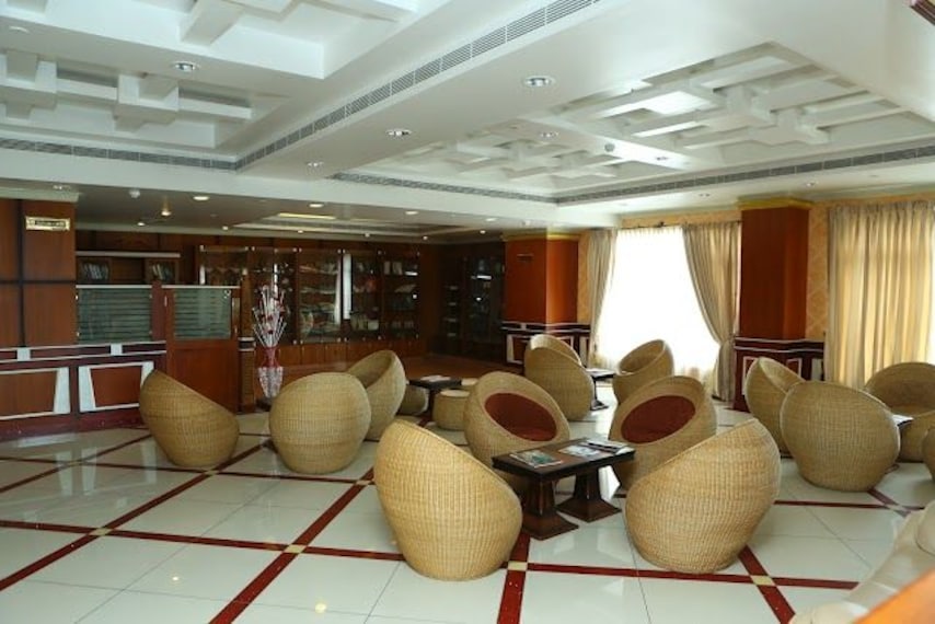 Royal_court_by_joys_palace_2