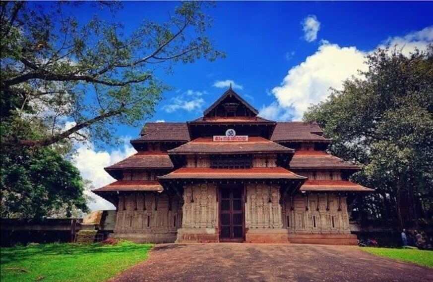 Vadakkunnathan_temple_1