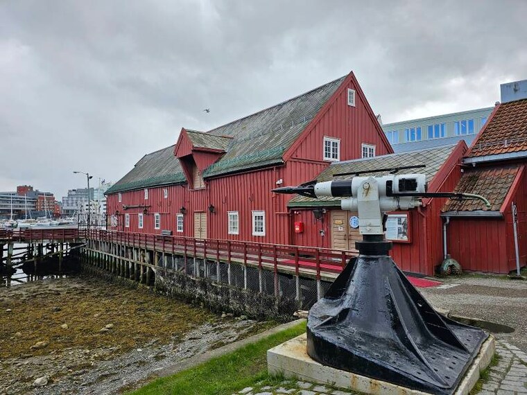Tromso_The_Polar_Museum_4