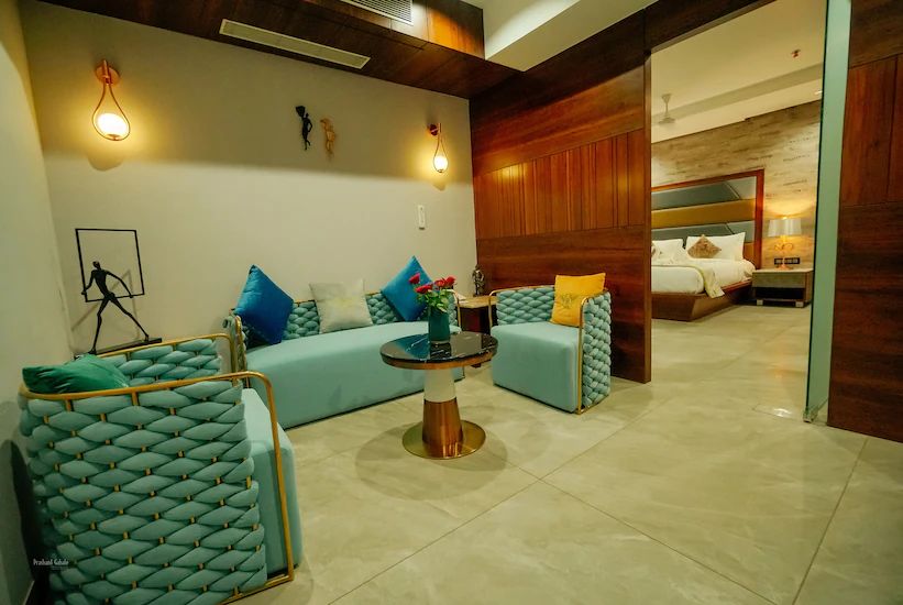Akola_Rg_exclusive_stay_&_fine_dine_3