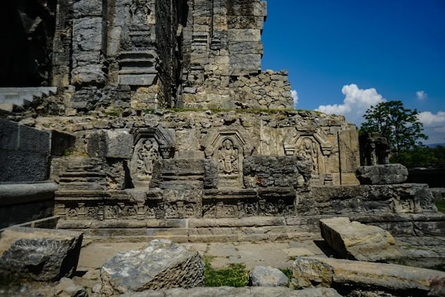 Anantnag_Martand_sun_temple_2
