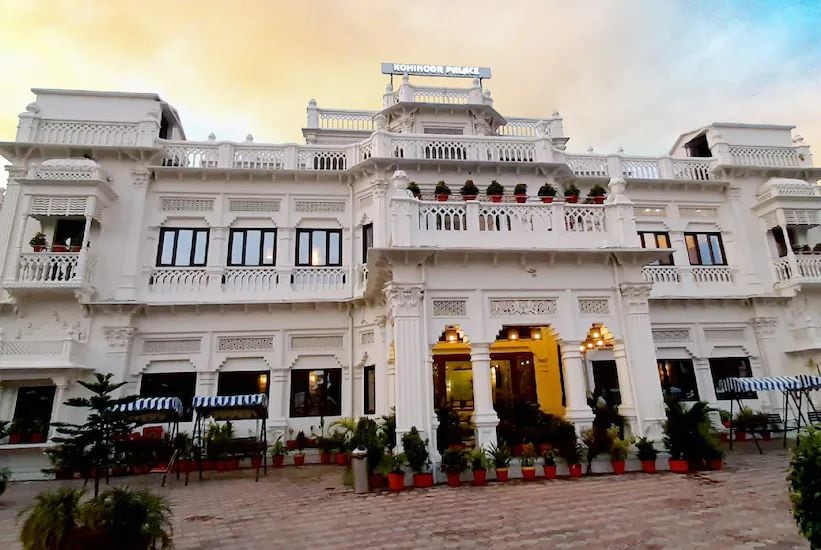 Ayodhya_Kohinoor_palace_2