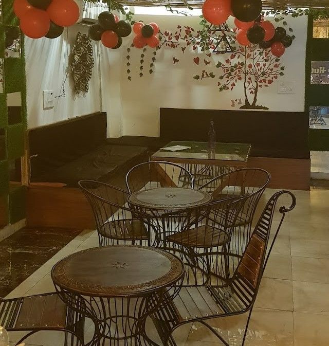 Bahadurgarh_Bamboo_hut_and_restaurant_2