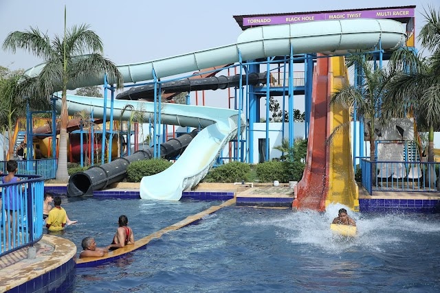 Bahadurgarh_Water_park_and_fun_town_amusement_2