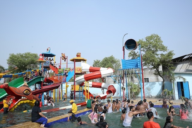 Bahadurgarh_Water_park_and_fun_town_amusement_3