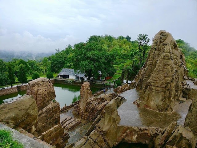 Bhagalpur_Colganj_rock_cut_temple_2