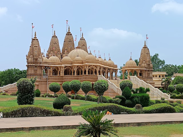 Bharuch_Baps_shri_swaminarayan_mandir_1
