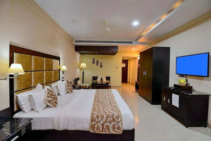 Bhilai_Hotel_seventh_sense_2