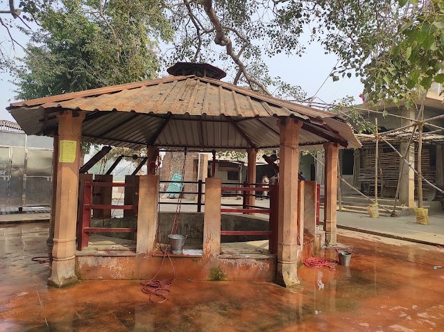 Chitrakoot_Bharatkoop_temple_2