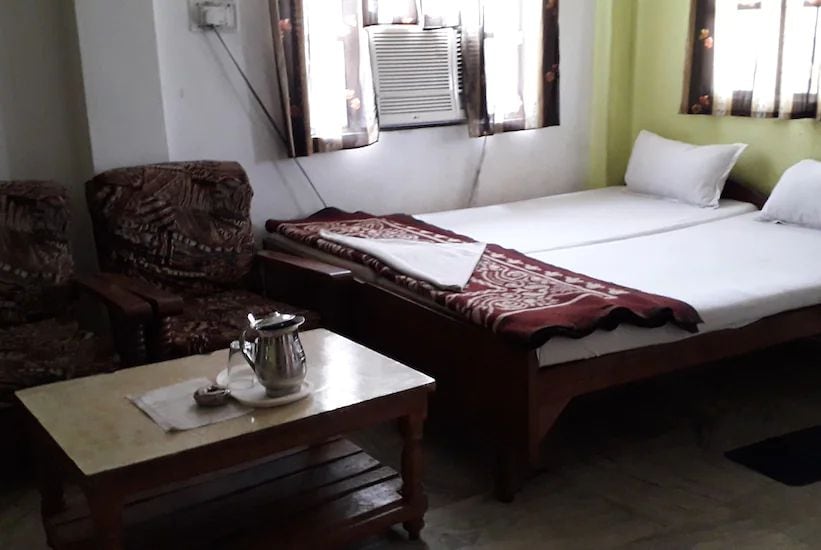 Chitrakoot_Hotel_nirmal_1