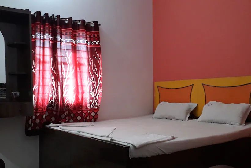 Chitrakoot_Hotel_nirmal_2