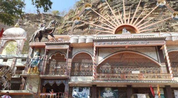 Chitrakoot_Sati_anusuya_temple_1