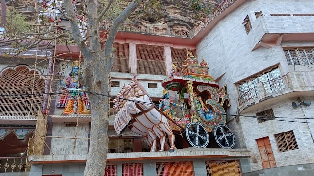Chitrakoot_Sati_anusuya_temple_2