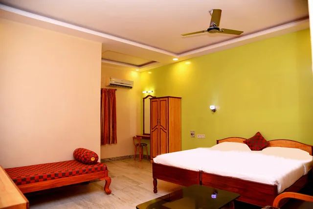 Chittoor_Hotel_sindhu_towers_1
