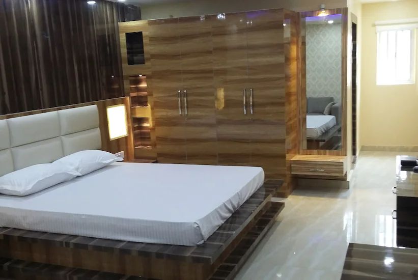 Dhanbad_Hotel_crystal_international_2