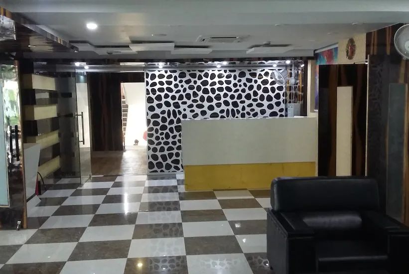 Dhanbad_Hotel_crystal_international_3