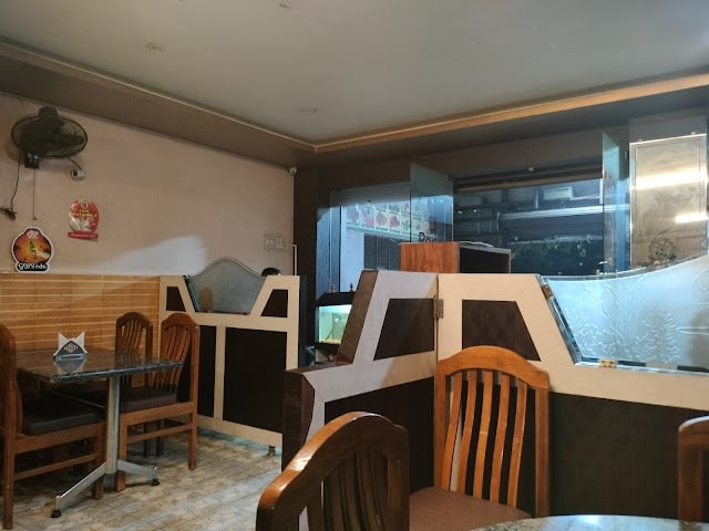 Dharmapuri_Ponni_multi_cuisine_restaurant_2