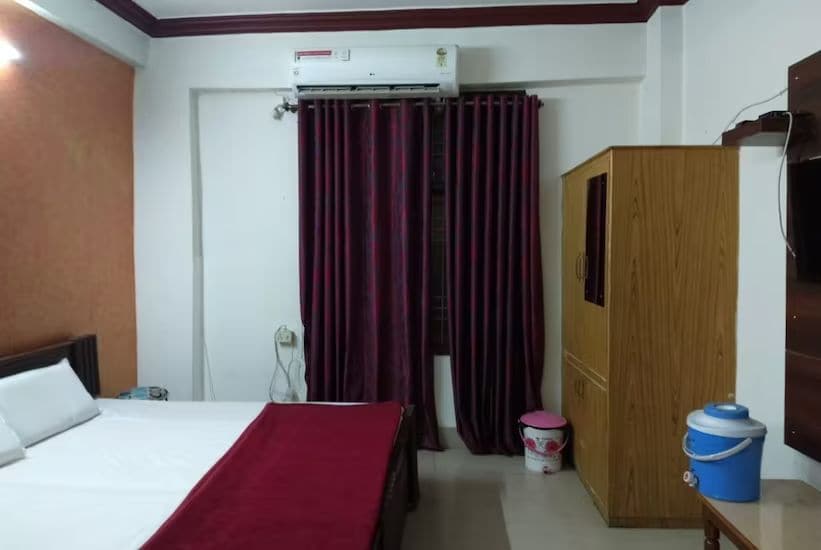 Etawah_Hotel_anurag_palace_1