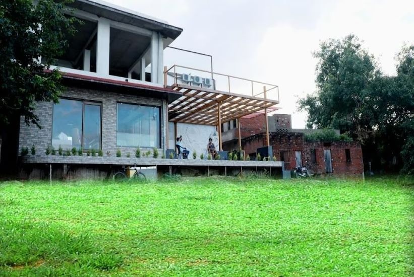Etawah_Hotel_anurag_palace_2