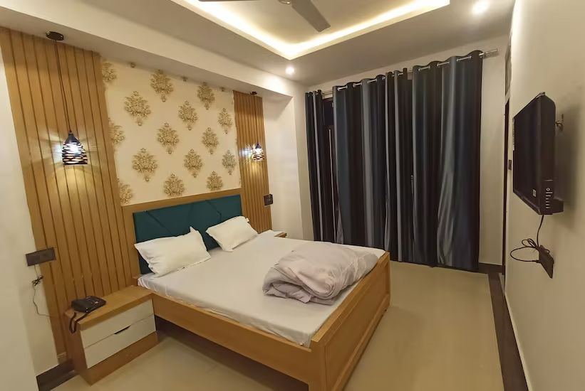 Etawah_Hotel_grand_serene_1