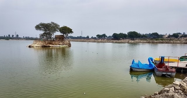 Hisar_Blue_bird_lake_2