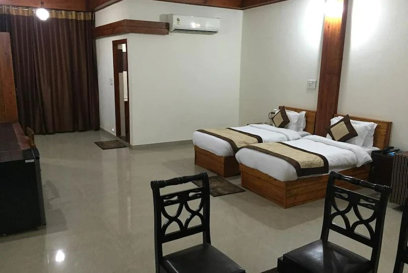 Hoshiarpur_Hotel_royal_plaaza_2