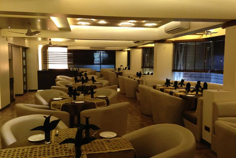 Jalgaon_Hotel_royal_palace_2