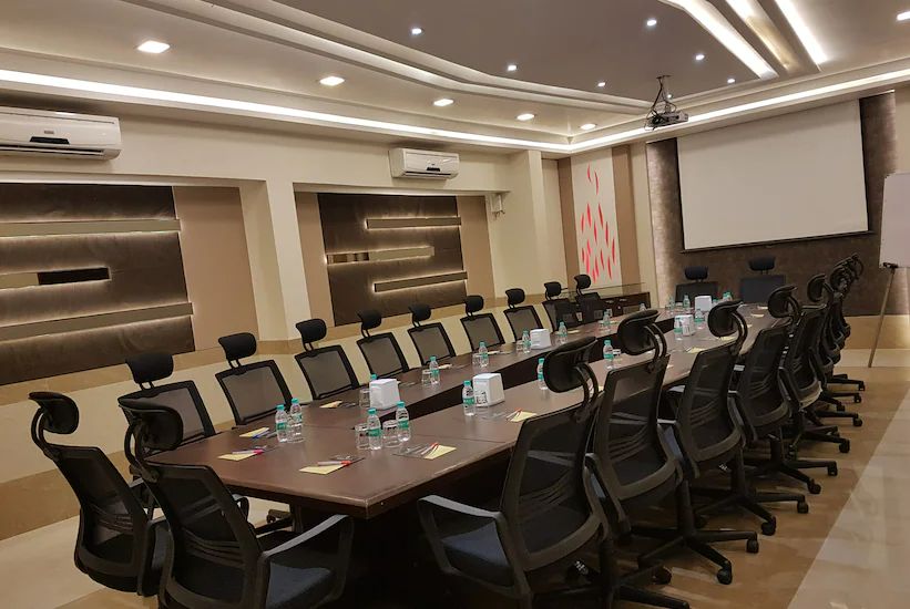 Jalgaon_Hotel_royal_palace_3