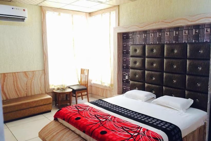 Jhajjar_Hotel_maharaja_palace_2