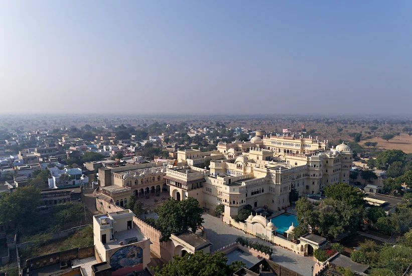 Jhunjhunu_Alsisar_mahal_a_heritage_hotel_1