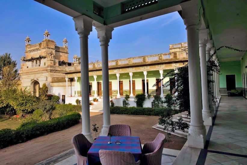 Jhunjhunu_Neemrana_s_piramal_haveli_2