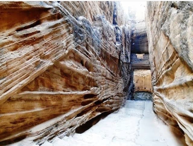 Junagadh_Adi-kadi_vav_and_the_navghan_kuwo_1