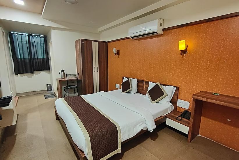 Junagadh_Hotel_platinum_1