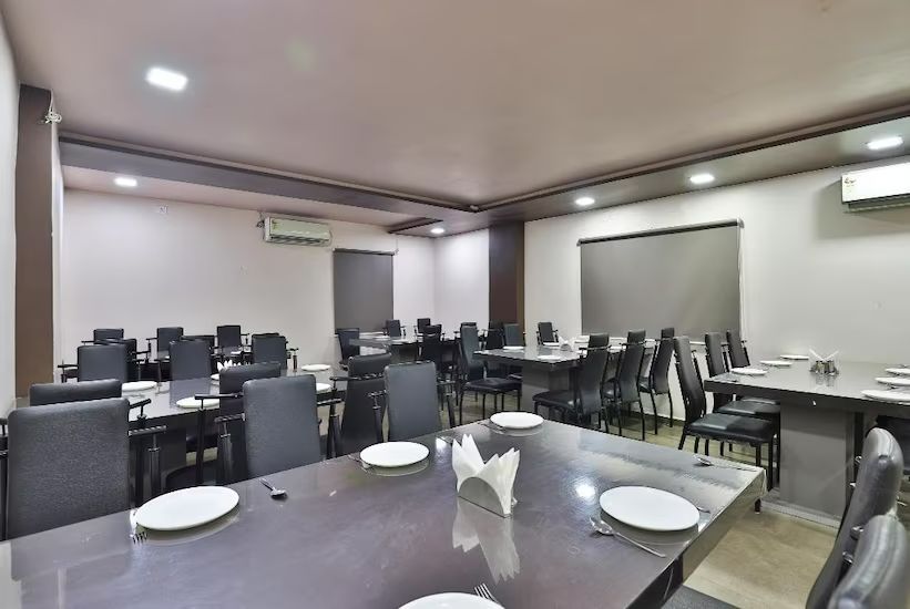 Junagadh_Hotel_platinum_2