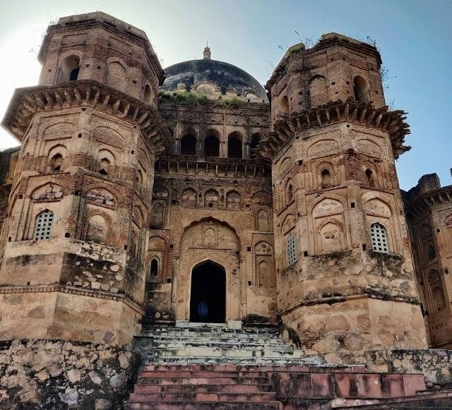 Khajuraho_Dhubela_museum_1