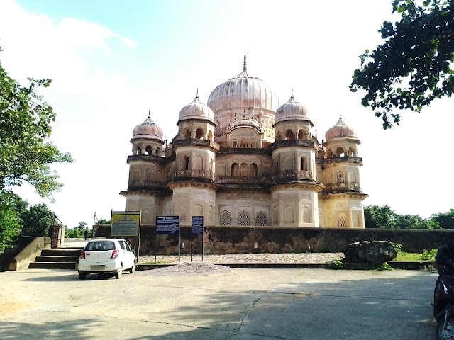 Khajuraho_Dhubela_museum_2