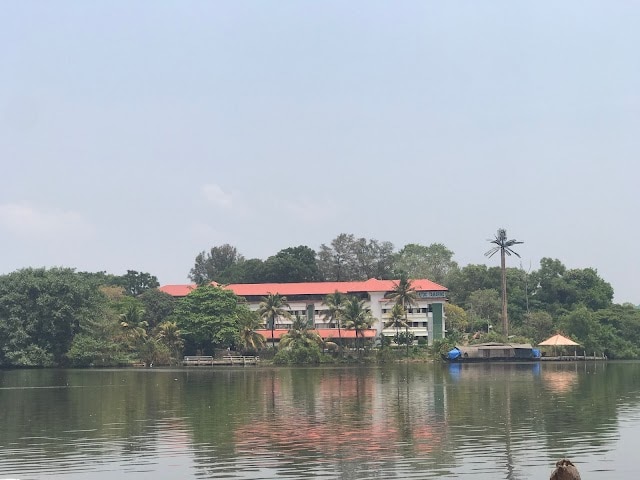 Kollam_Ashtamudi_backwater_and_lake_2