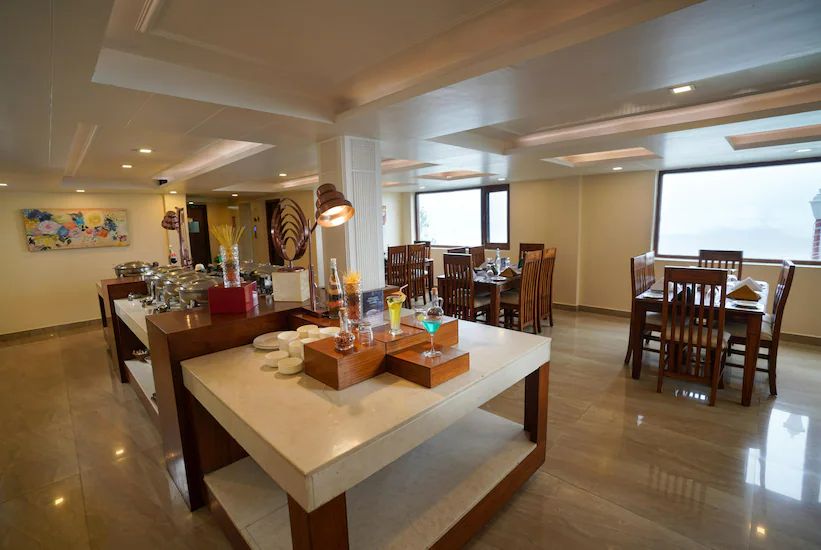 Kufri_Hotel_the_twin_towers_3