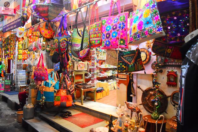 Kumbhalgarh_Hathi_pol_bazar_1