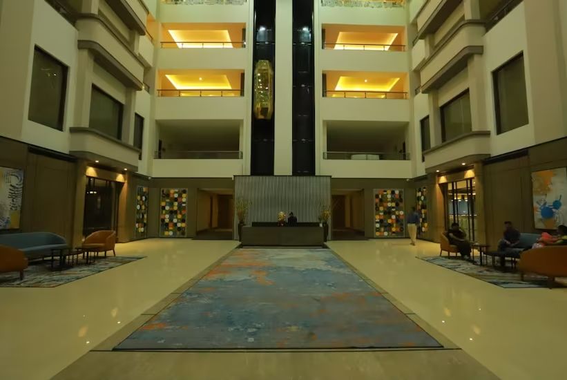 Latur_Grand_sarovar_portico_3