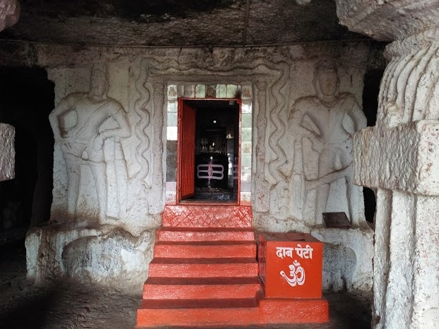 Latur_Kharosa_caves_2