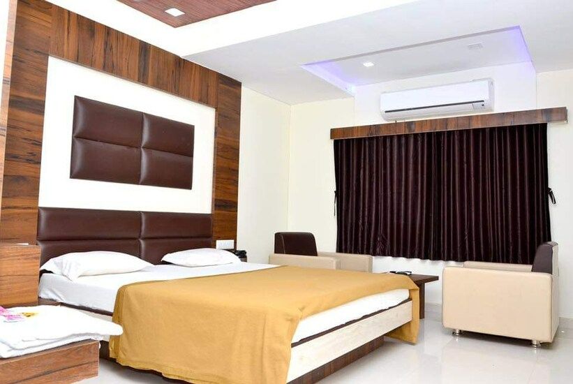 Mehsana_The_new_holiday_inn_3