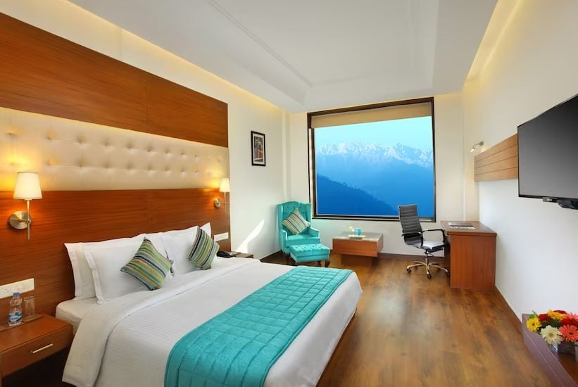 Palampur_Rs_sarovar_portico_1