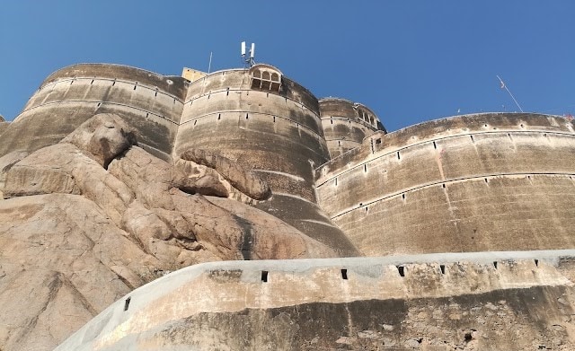 Sikar_Laxmangarh_fort_2